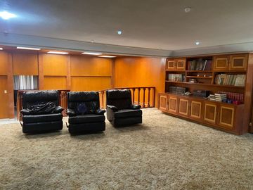 CASA EN VENTA SATELITE CON 270 M2 DE JARDIN