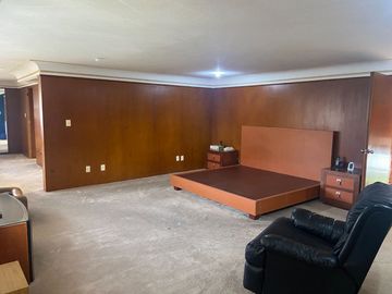 CASA EN VENTA SATELITE CON 270 M2 DE JARDIN