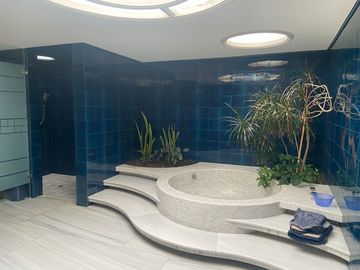 CASA EN VENTA SATELITE CON 270 M2 DE JARDIN