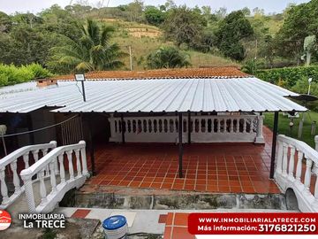 Se vende Casa campestre a puerta cerrada en Buga-valle, corregimiento  Sanjon Hondo, vereda los Guaduales.