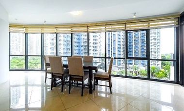 Spacious 2BR Condo in Arya Residences, BGC