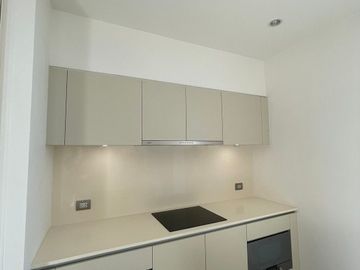 For Rent 4 bedrooms 4 bathroom Magnolias Waterfront Residences