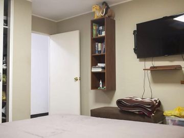 OPORTUNIDAD!  Venta de Amplio Departamento, Ancón
