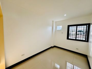 FOR SALE NEWLY MADE ELEGANT MODERN 2 STOREY TOWNHOUSE IN BETTER LIVING
