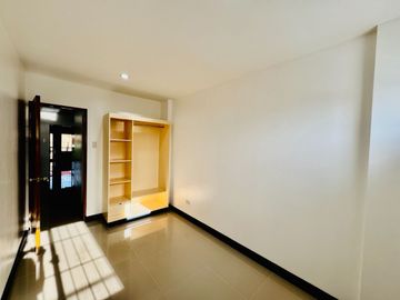 FOR SALE NEWLY MADE ELEGANT MODERN 2 STOREY TOWNHOUSE IN BETTER LIVING