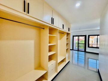FOR SALE NEWLY MADE ELEGANT MODERN 2 STOREY TOWNHOUSE IN BETTER LIVING