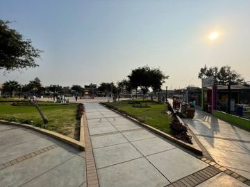 VENTA DE CASA CON LOCAL COMERCIAL – TRES PISOS- CARABAYLLO