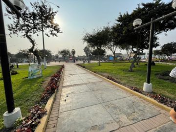 VENTA DE CASA CON LOCAL COMERCIAL – TRES PISOS- CARABAYLLO