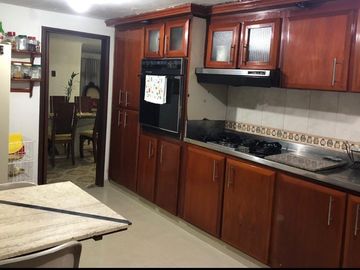 VENDO HERMOSA CASA CONJUNTO  DE TRES NIVELES EN VILLA CAMPESTRE CON 4 ALCOBAS Y AREA DE 400 mts