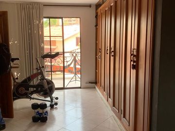 VENDO HERMOSA CASA CONJUNTO  DE TRES NIVELES EN VILLA CAMPESTRE CON 4 ALCOBAS Y AREA DE 400 mts