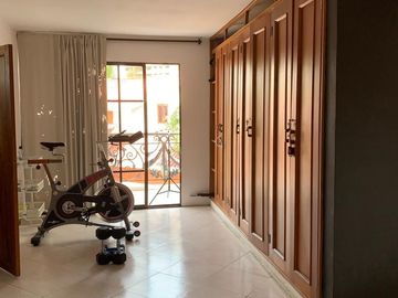 VENDO HERMOSA CASA CONJUNTO  DE TRES NIVELES EN VILLA CAMPESTRE CON 4 ALCOBAS Y AREA DE 400 mts