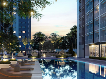 For Sale: 1 Bedroom with Balcony at South 2 Residences Southmall Las Piñas Cash out 600K only Good Deal Investment