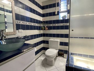 HERMOSA CASA - AT. 567 M2 - BUENA UBICACIÓN - SEGURIDAD