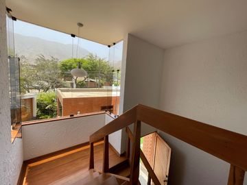 HERMOSA CASA - AT. 567 M2 - BUENA UBICACIÓN - SEGURIDAD