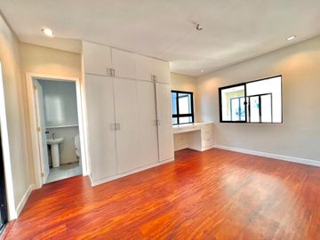 Brand new high ceiling house and lot in BF ALMANZA, Las Pinas City