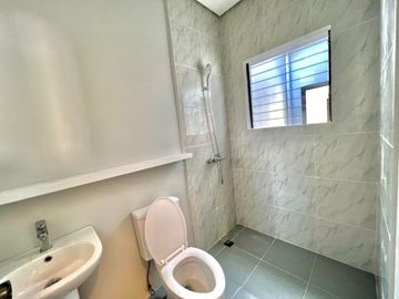 Brand new high ceiling house and lot in BF ALMANZA, Las Pinas City