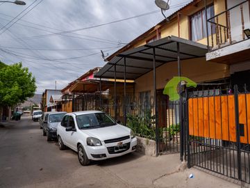 En Vicuña, venta de casa ampliada y regularizada, 5D y 1B. $64 millones