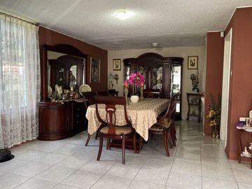 Casa en Venta Valle de los Chillos.