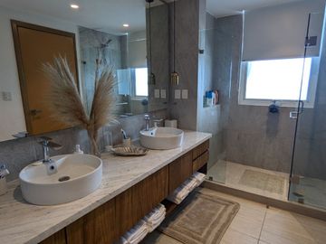 DEPARTAMENTO FRENTE AL MAR AMUEBLADO EN VENTA TORRE AXIS BOCA DEL RÍO | ARLETTE FLORES