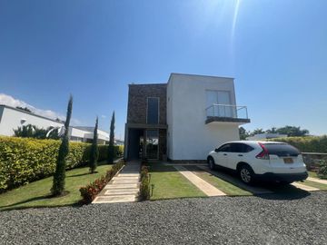 VENDO CASA A LAS AFUERAS DE CALI VALLE DEL CAUCA