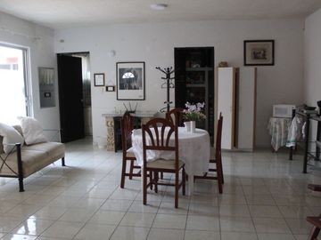 VENDO CASA UNA PLANTA EN FRACC. COSTA DE ORO  BUENA UBICACION