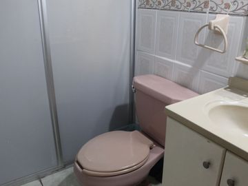 VENDO CASA UNA PLANTA EN FRACC. COSTA DE ORO  BUENA UBICACION