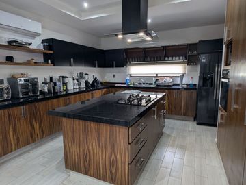 RESIDENCIA AMUEBLADA EN VENTA RESIDENCIAL LOS CEDROS NUEVO VERACRUZ | ARLETTE FLORES