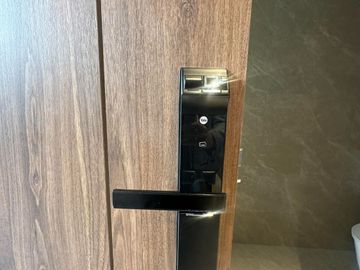 Penthouse 4 Bedroom Luxury Unit at Bridgetowne Pasig