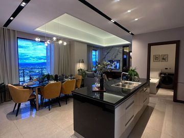 Penthouse 4 Bedroom Luxury Unit at Bridgetowne Pasig