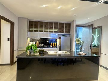 Penthouse 4 Bedroom Luxury Unit at Bridgetowne Pasig