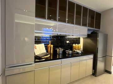 Penthouse 4 Bedroom Luxury Unit at Bridgetowne Pasig