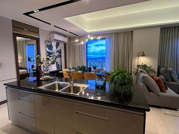 Penthouse 4 Bedroom Luxury Unit at Bridgetowne Pasig