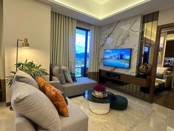Penthouse 4 Bedroom Luxury Unit at Bridgetowne Pasig