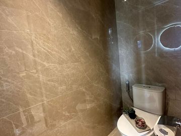 Penthouse 4 Bedroom Luxury Unit at Bridgetowne Pasig