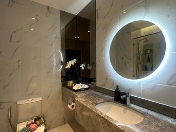 Penthouse 4 Bedroom Luxury Unit at Bridgetowne Pasig