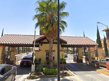 Venta de casa de 77 metros, 2 recámaras, 1 baño y estacionamiento