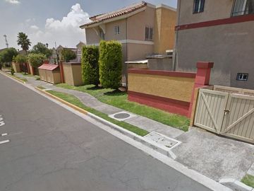 Venta de casa de 77 metros, 2 recámaras, 1 baño y estacionamiento