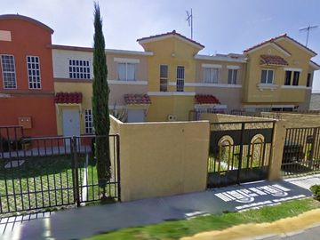 Venta de casa de 77 metros, 2 recámaras, 1 baño y estacionamiento