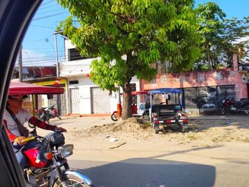 SE VENDE  CASA COMO TERRENO EN JR. PUTUMAYO, IQUITOS