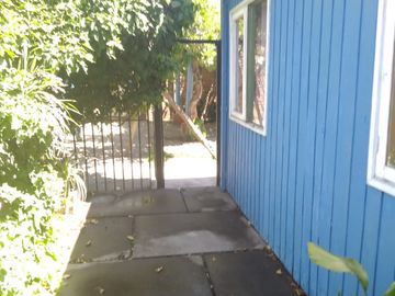 SE VENDE CASA 400M2, CENTRO DE TALCA , 3 DORMITORIOS Y UN BAÑO.