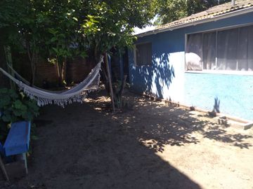 SE VENDE CASA 400M2, CENTRO DE TALCA , 3 DORMITORIOS Y UN BAÑO.