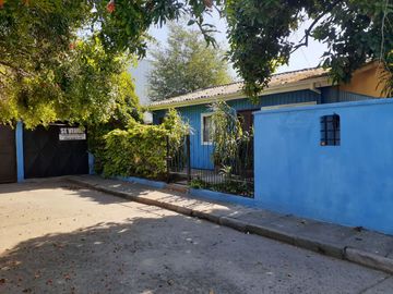 SE VENDE CASA 400M2, CENTRO DE TALCA , 3 DORMITORIOS Y UN BAÑO.