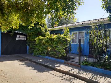 SE VENDE CASA 400M2, CENTRO DE TALCA , 3 DORMITORIOS Y UN BAÑO.