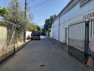 SE VENDE CASA 400M2, CENTRO DE TALCA , 3 DORMITORIOS Y UN BAÑO.