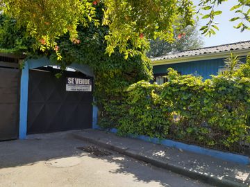 SE VENDE CASA 400M2, CENTRO DE TALCA , 3 DORMITORIOS Y UN BAÑO.