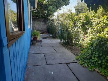SE VENDE CASA 400M2, CENTRO DE TALCA , 3 DORMITORIOS Y UN BAÑO.
