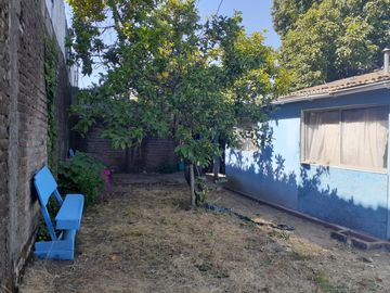 SE VENDE CASA 400M2, CENTRO DE TALCA , 3 DORMITORIOS Y UN BAÑO.