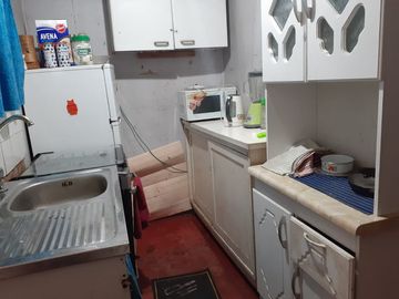 SE VENDE CASA 400M2, CENTRO DE TALCA , 3 DORMITORIOS Y UN BAÑO.