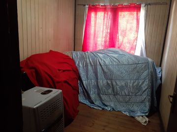 SE VENDE CASA 400M2, CENTRO DE TALCA , 3 DORMITORIOS Y UN BAÑO.