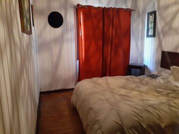 SE VENDE CASA 400M2, CENTRO DE TALCA , 3 DORMITORIOS Y UN BAÑO.